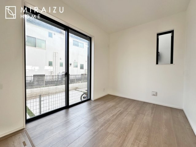 【子供部屋】 | 暮らしやすさを考えたプランで快適な現地ロケーションを実現。安らぎに満たされる、ゆとりのある日々を過ごせます♪