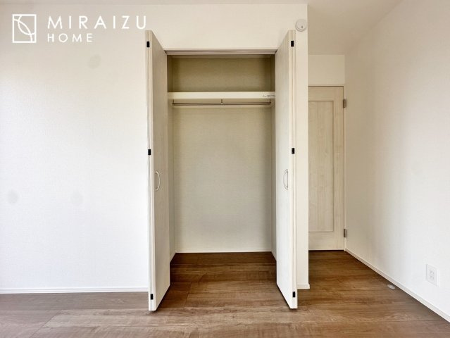 【収納】 | 日当たりの良いお家は嬉しいですよね。それぞれ価値観が分かれる箇所です、実際に内覧して日当たりの心地よさをご体感下さいね♪