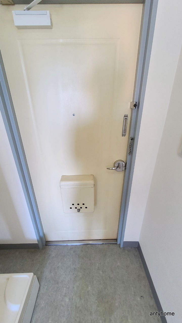 エクセレント中道　仲介手数料無料の玄関