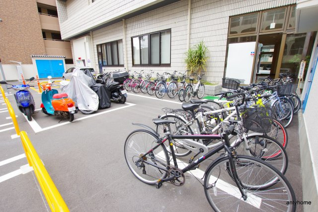 エクセレント中道　仲介手数料無料の駐車場