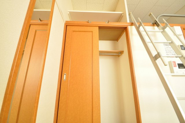 レオパレスルナシャインⅢの内装|1階居室