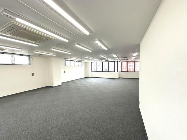 幸和ビル（分割貸し）のロビー| 