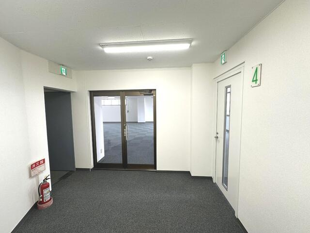 幸和ビル（分割貸し）のロビー| 