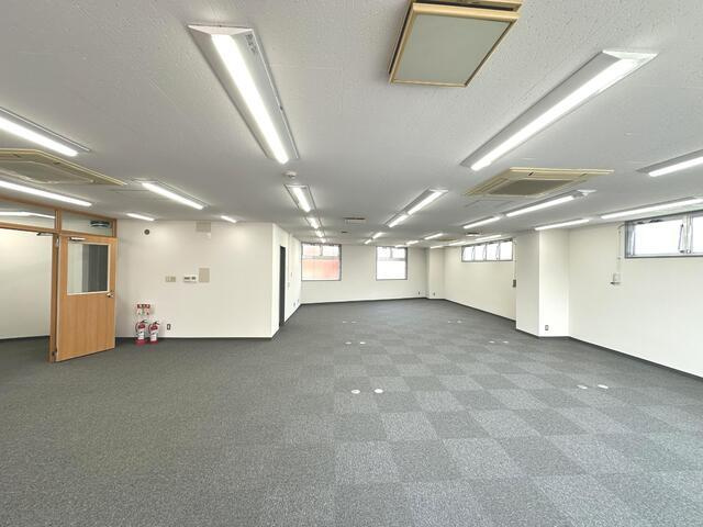 幸和ビル（分割貸し）のロビー| 