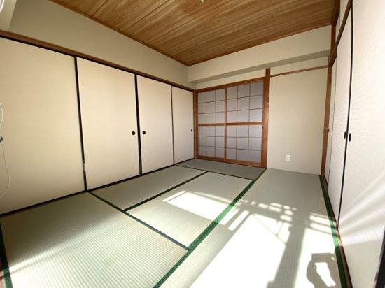 光ハイツの和室|和室ならではの温かな和の空間で寛ぎの時間を過ごせます