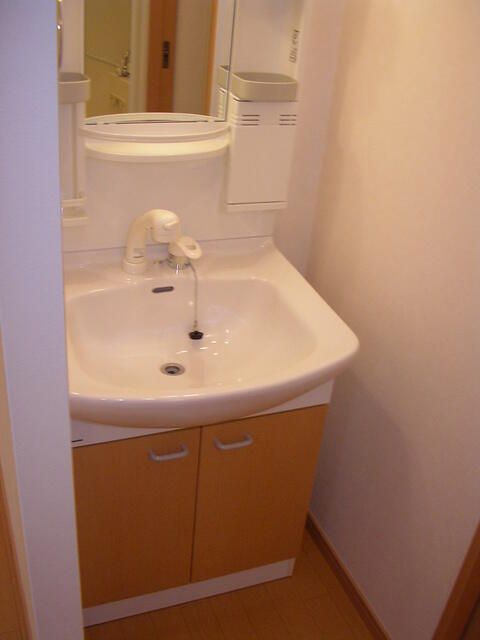 ユノス　ガーデンの洗面所