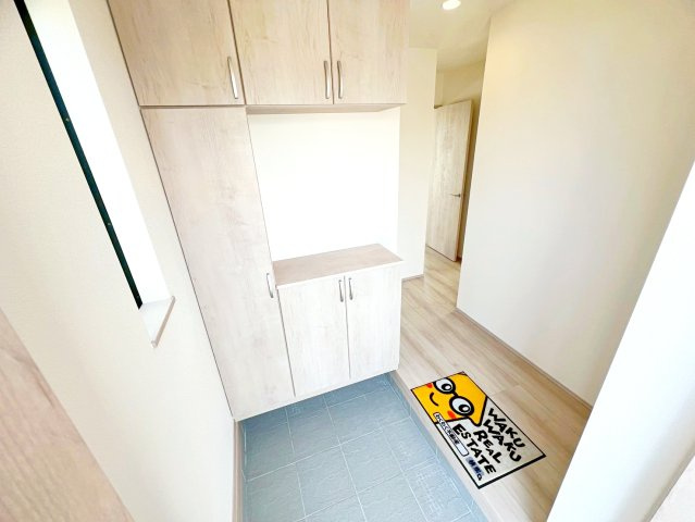 焼津市石津　新築住宅の玄関