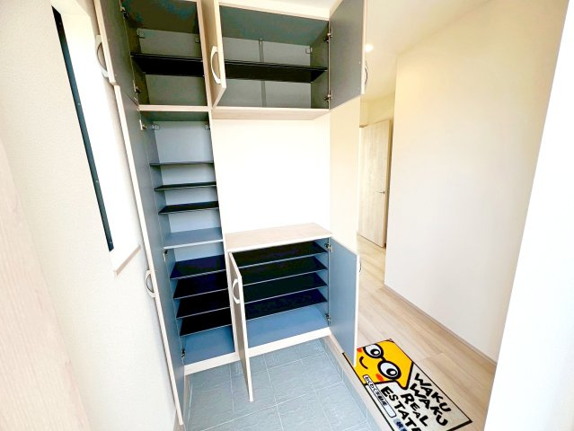 焼津市石津　新築住宅の玄関