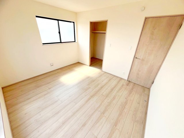 焼津市石津　新築住宅の洋室