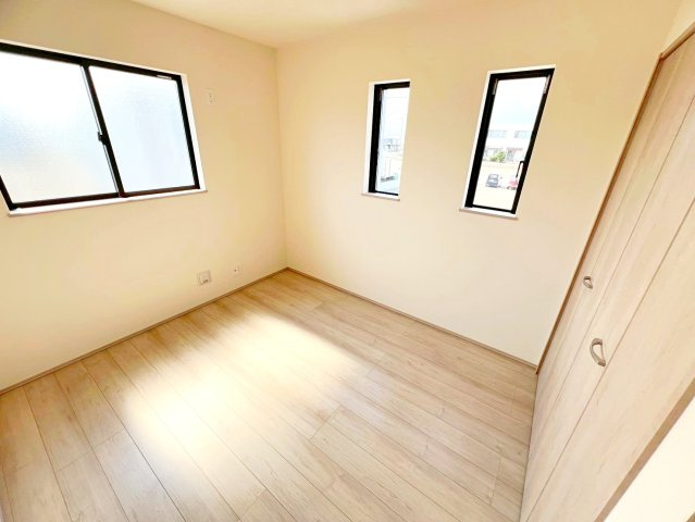 焼津市石津　新築住宅の洋室