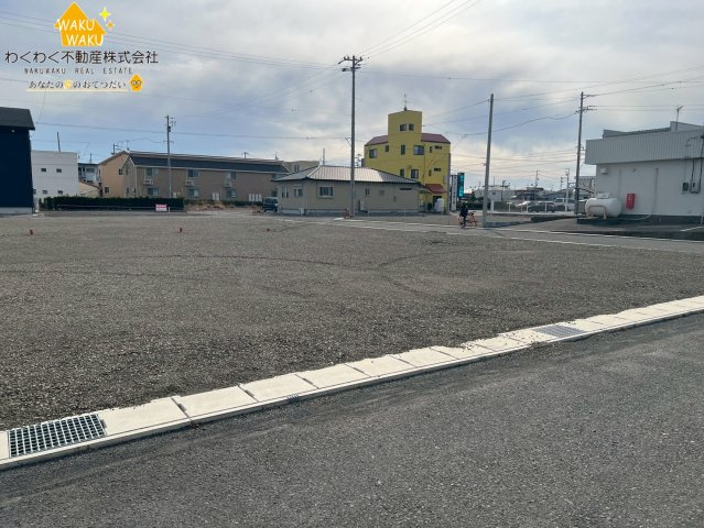 焼津市石津　新築住宅の前面道路含む現地写真