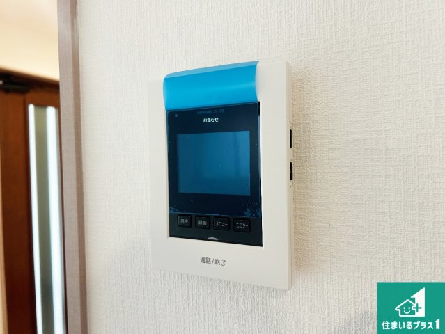 尼崎市西難波町　新築一戸建ての防犯設備|カラーモニターインターホン！声だけでなく来訪者の姿や顔がモニターで確認できるので、小さなお子様がいらっしゃるご家庭でも安心できます！