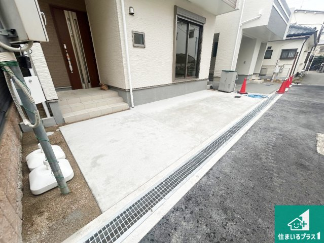 尼崎市西難波町　新築一戸建ての駐車場|駐車スペース！散水栓があるので、こまめに愛車を洗えます！