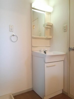 【洗面所】 | シャトレ湯川Ａ | 忙しい朝には欠かせない洗面所です