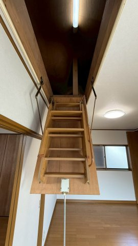 能登町の内装|屋根裏収納