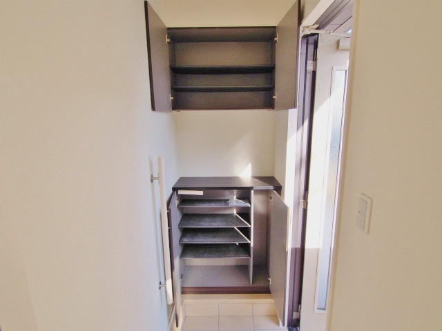 リラフォートｉの玄関