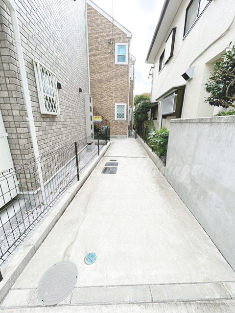 横浜市戸塚区戸塚町のアパートのエントランス|清潔感のあるエントランスです♪