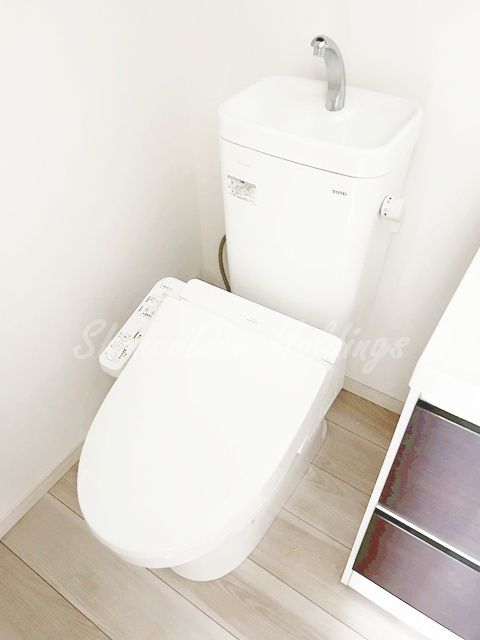 横浜市戸塚区戸塚町のアパートのトイレ|清潔感のあるトイレです