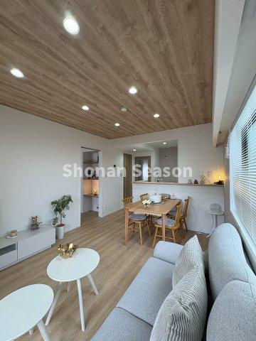 【内装】 | ファミリー世帯にも十分な広さのある3LDK◎全フローリング仕様☆　
間取りやインテリアなど気になる点をぜひ現地でご体感くださいませ♪
