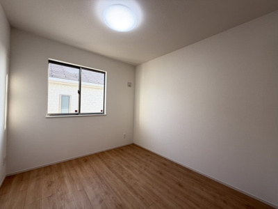 【洋室】 | 読谷村喜名Ⅱ（全11棟）D号棟 | D号棟　洋室5.25帖＋CL付き♪