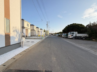 【前面道路含む現地写真】 | 読谷村喜名Ⅱ（全11棟）ラストD号棟 | ※西側公道6.6m♪