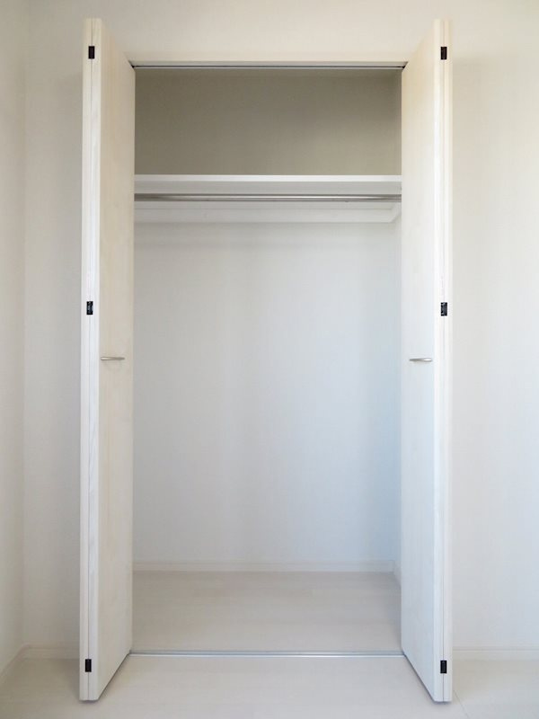 ロイヤル東日暮里1の収納