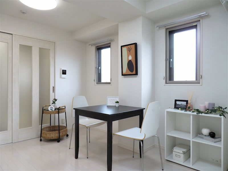 ロイヤル東日暮里1の居間・リビング