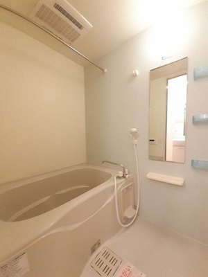 【浴室】 | ブラーレン | コンパクトで使いやすいお風呂です