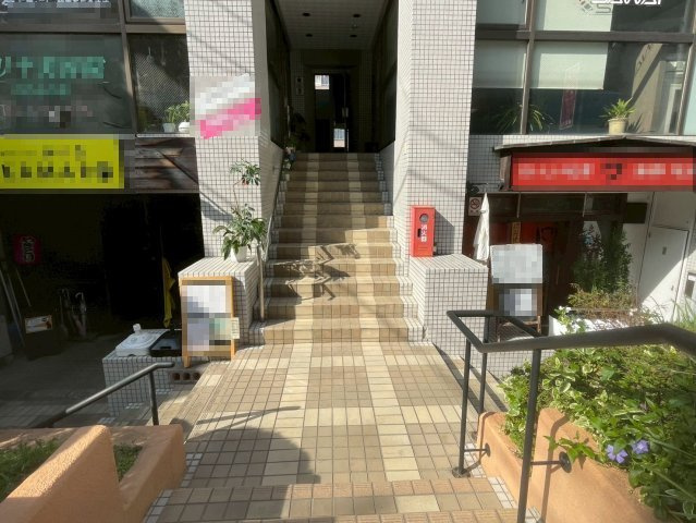 アイビーヒルズ本郷のエントランス