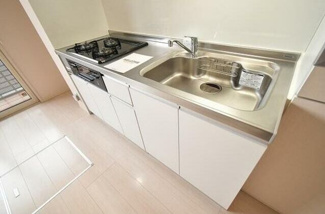 【キッチン】 | K-UCHIDA | 3口ガスコンロのキッチンです。