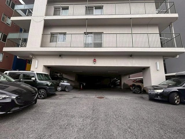 日商岩井太子橋マンションの駐車場|■物件内覧・資金計画相談・住宅ローン相談、リフォーム相談、お問合せ受付中■
※当日・翌日のご内覧、ご相談はお電話でのお問合せがスムーズです！