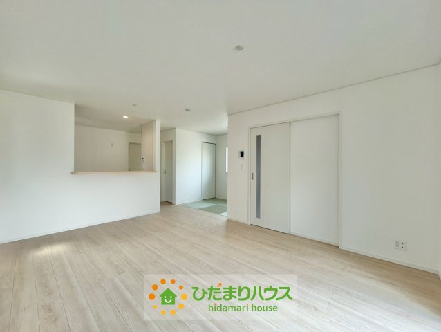 加須市南町第3　新築一戸建て　01　クレイドルガーデンの居間・リビング