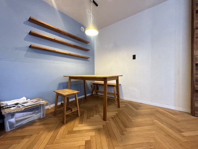 入間郡三芳町大字藤久保の中古一戸建の居間・リビング|無垢材を使用したフローリング