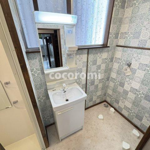 対馬江西町戸建の洗面所