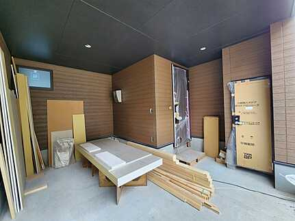 広島市南区宇品御幸５丁目の前面道路含む現地写真