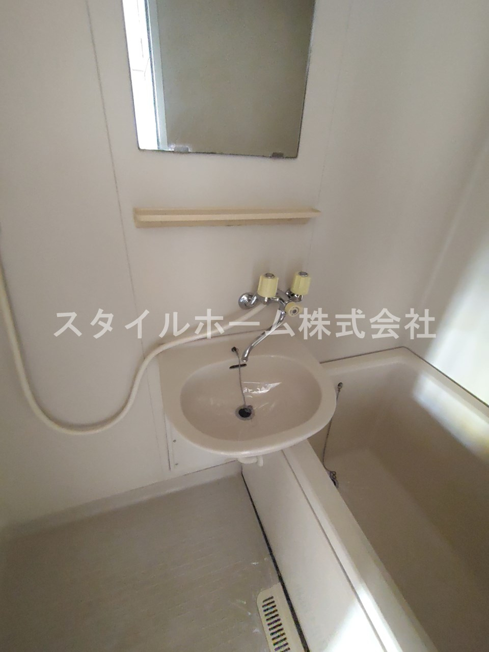 コスモハイツデューンの洗面所|別部屋写真です。