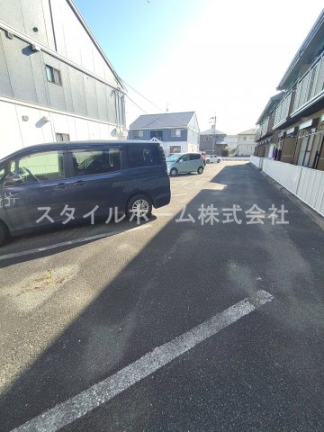 コスモハイツデューンの駐車場