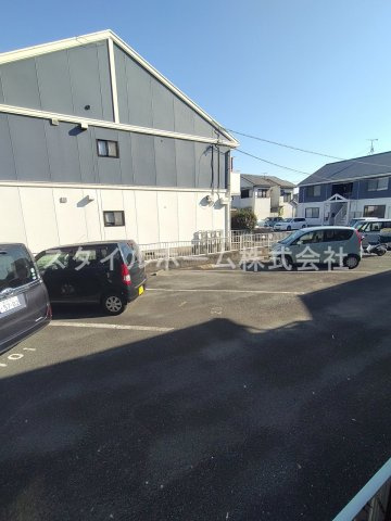 コスモハイツデューンの駐車場
