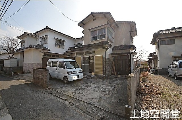 町上津役西３丁目貸家