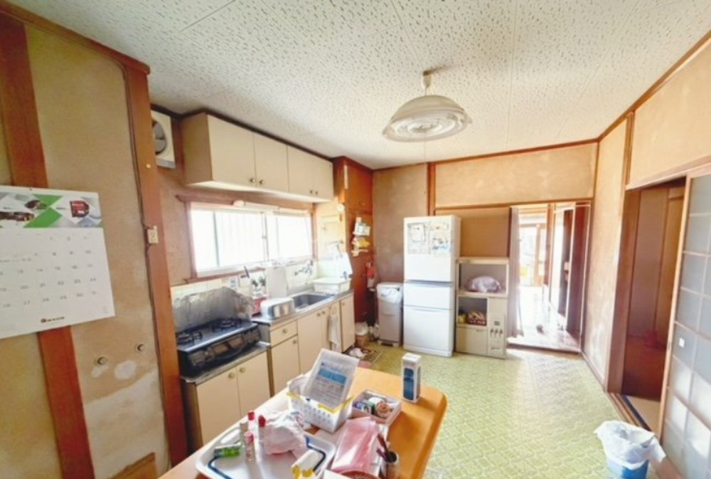 明石市魚住町西岡　中古戸建の居間・リビング|●年中無休：当日予約可●ダイニングになります！リフォームのご相談も承っております！