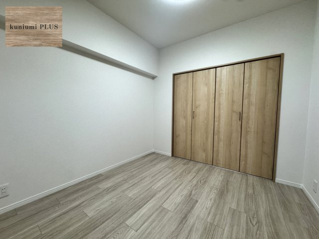 クローバーハイツ森小路3号棟の洋室