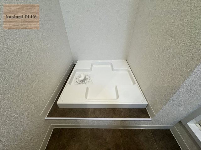 クローバーハイツ森小路3号棟の洗面所|洗濯パン