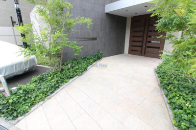 【エントランス】 | LEGESTA大阪レジデンス