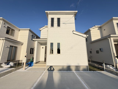 【外観】 | 読谷村喜名Ⅱ（全11棟）F号棟 | F号棟　並列駐車3台完備♪