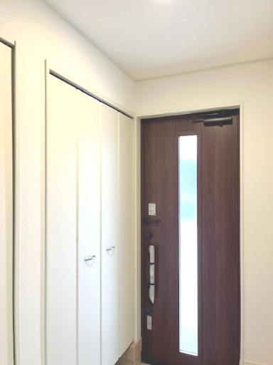 越前市平出新築戸建1号棟の玄関