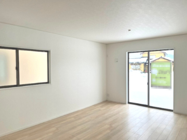 越前市平出新築戸建1号棟の居間・リビング