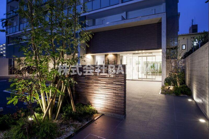 ザシダーハウスバイサヴォイのエントランス