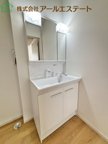 加古郡稲美町中村　　新築戸建の独立洗面台