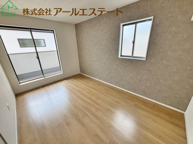 加古郡稲美町中村　　新築戸建の洋室