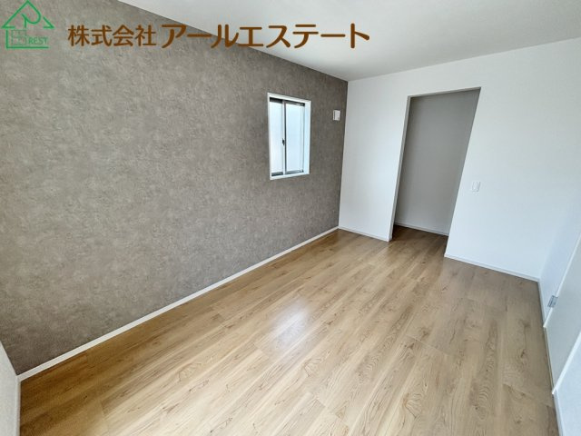 加古郡稲美町中村　　新築戸建の洋室